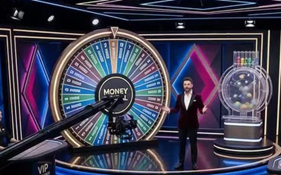 Money Wheel game table